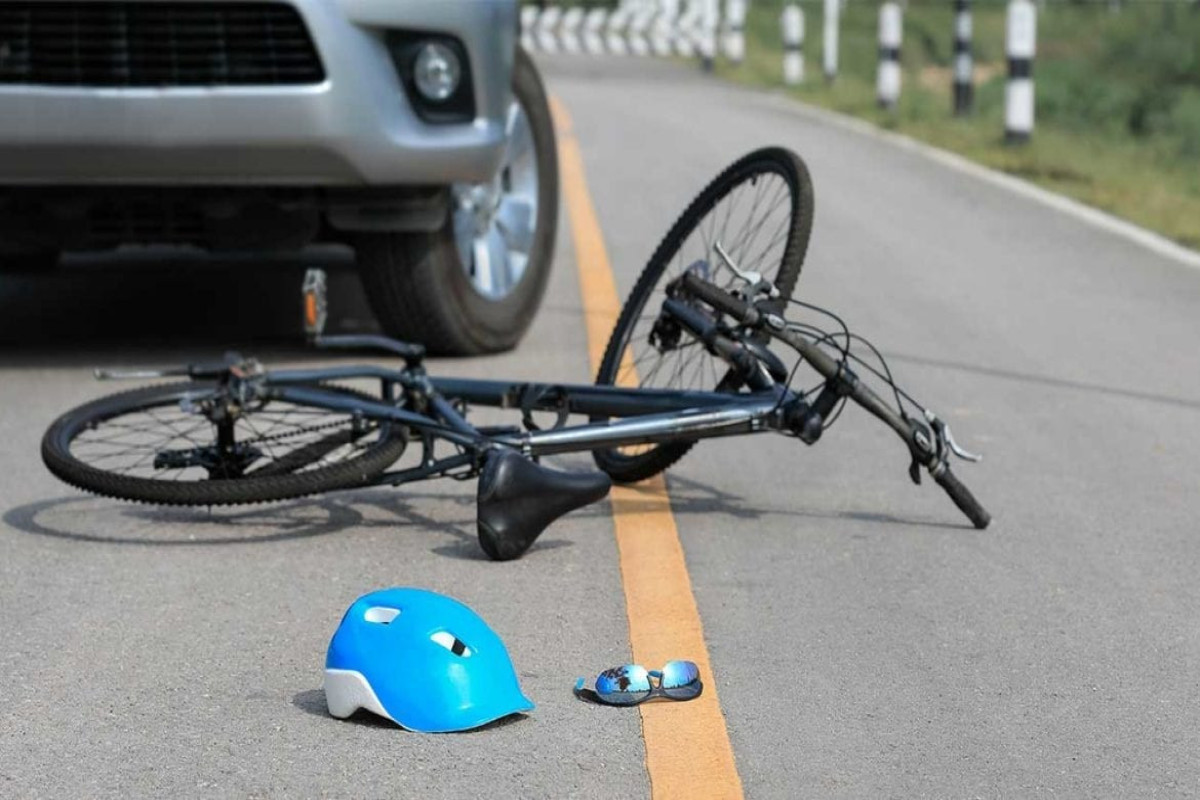 В Шабранском районе автомобиль сбил насмерть велосипедиста