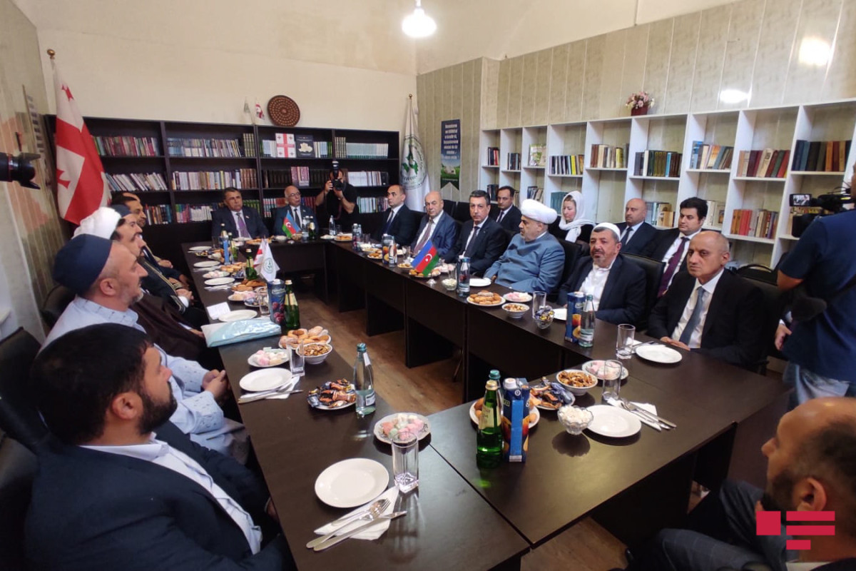 Аллахшукюр Пашазаде посетил мечеть "Джума" в Тбилиси-ФОТО 