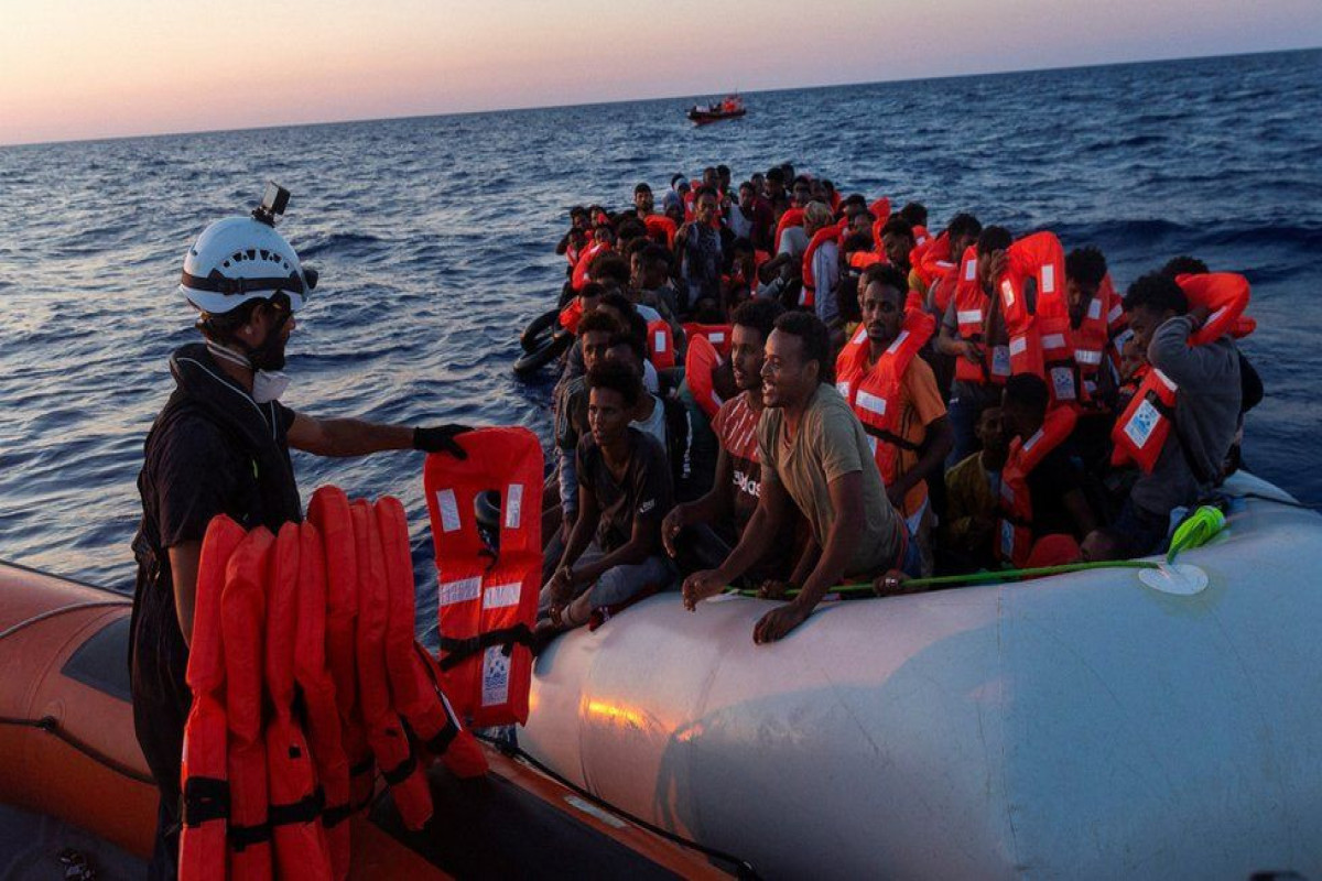 Nearly 1,200 migrants arrive in Italy by boat in 24 hours