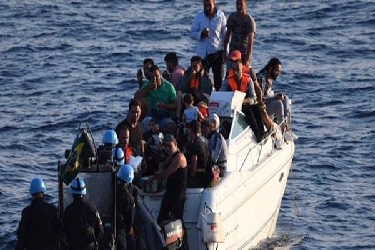 Итальянские суда спасли более тысячи мигрантов с дрейфовавших в Средиземноморье лодок
