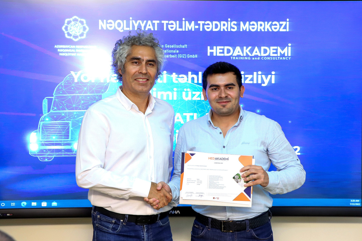 “Yol hərəkəti təhlükəsizliyi” təliminin iştirakçılarına sertifikatlar təqdim olunub - FOTO 