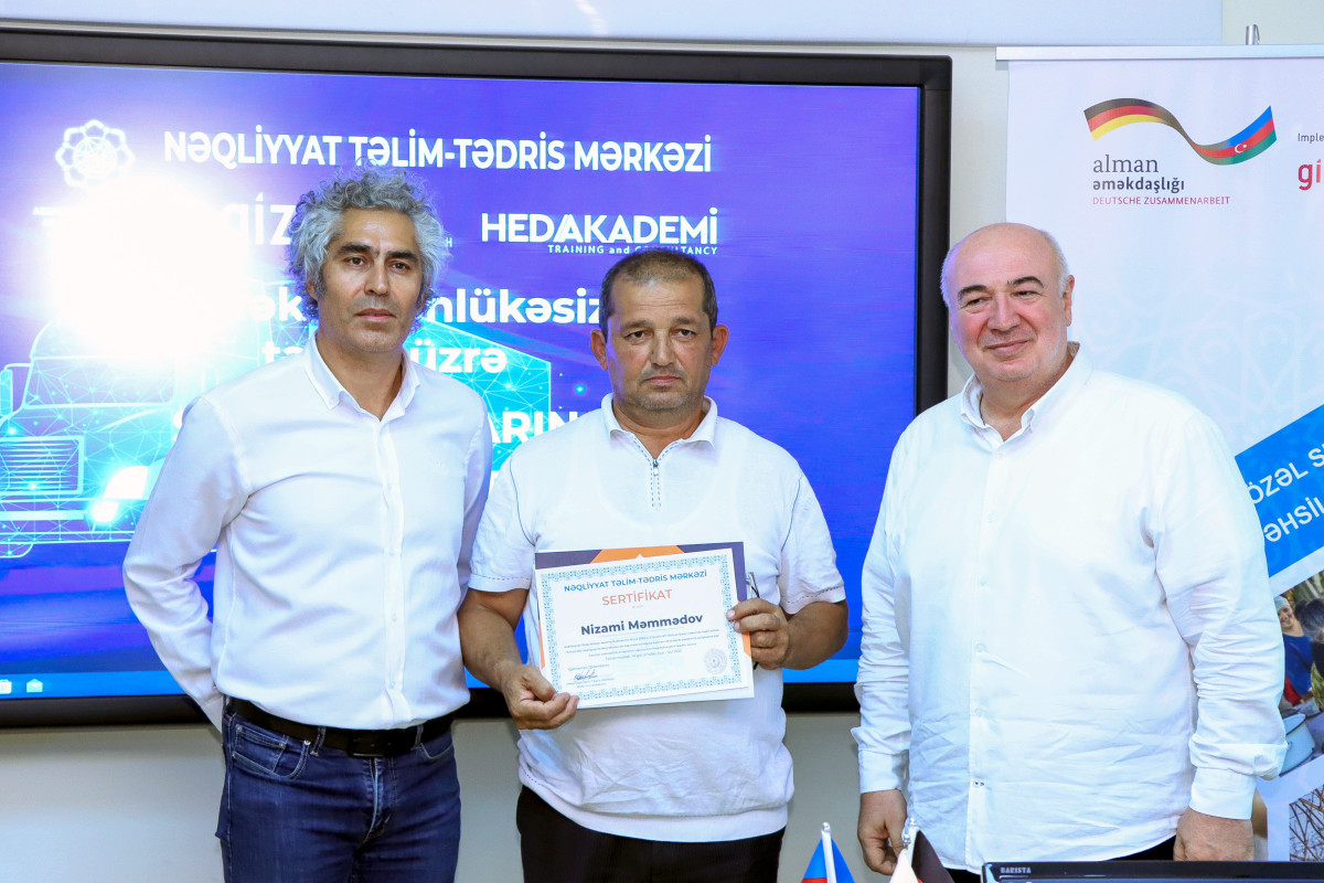 “Yol hərəkəti təhlükəsizliyi” təliminin iştirakçılarına sertifikatlar təqdim olunub - FOTO 