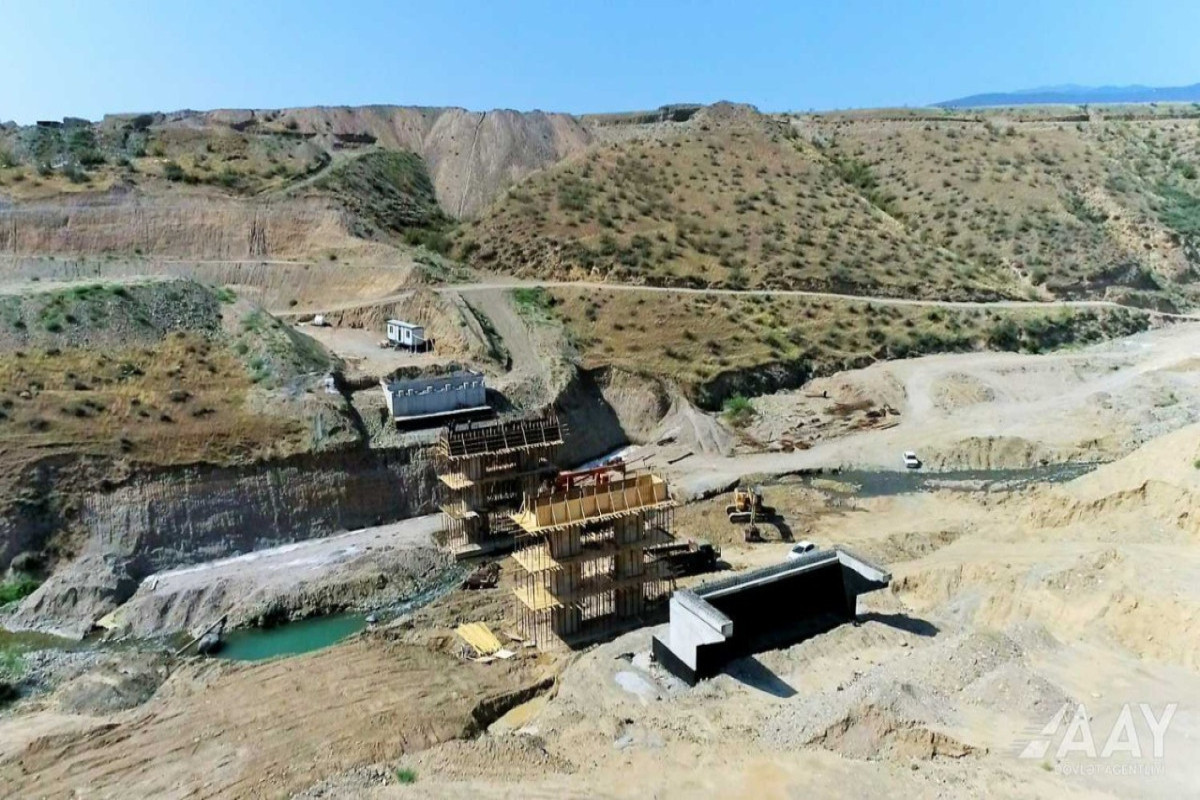 Construction of Talish-Tapgaragoyunlu-Gashalti highway is rapidly continues-PHOTO 