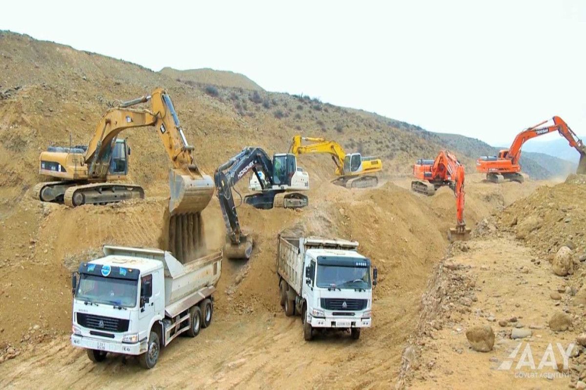 Construction of Talish-Tapgaragoyunlu-Gashalti highway is rapidly continues-PHOTO 