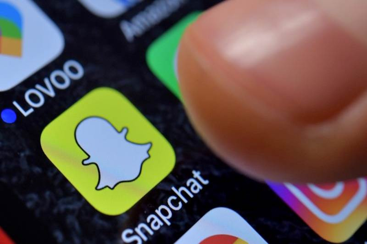 Russia fines WhatsApp, Snapchat