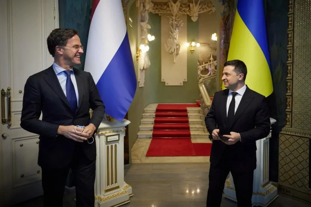 премьер-министр страны Марк Рютте и президент Украины Владимир Зеленский