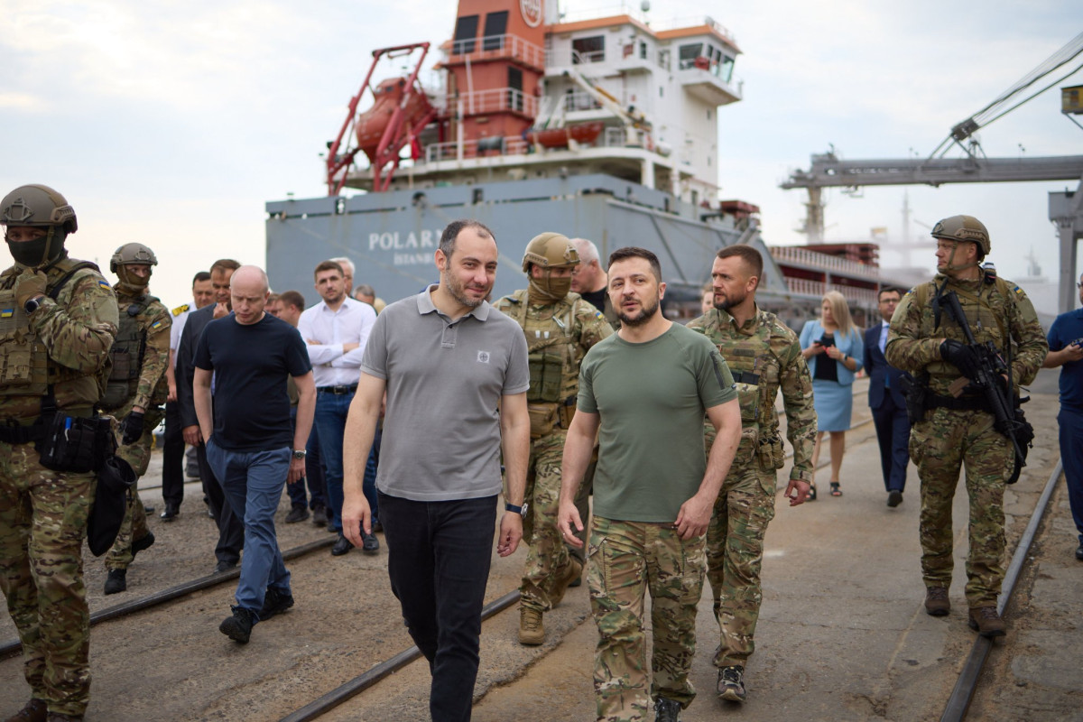 Zelenski taxıl daşınmasına nəzarət üçün Odessa limanına gəlib