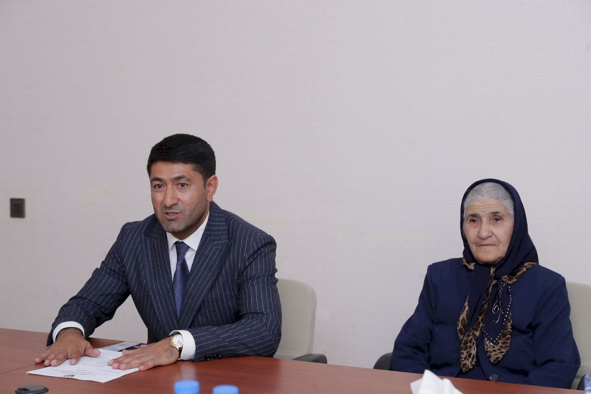 Sahil Babayev Qobustanda vətəndaşları qəbul edib