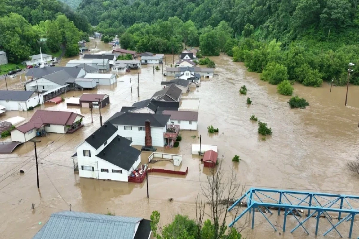 25 people dead in historic Kentucky flooding