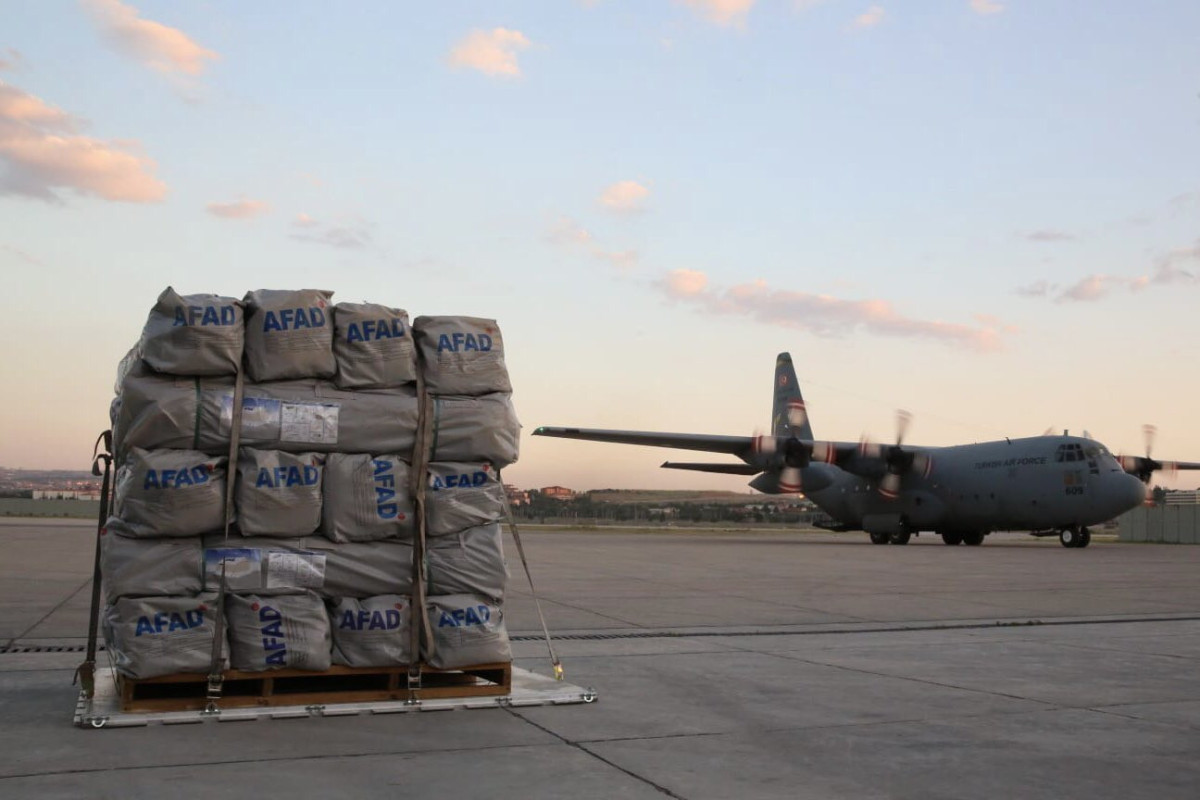 Turkiye  sends humanitarian aid to Iran-PHOTO 