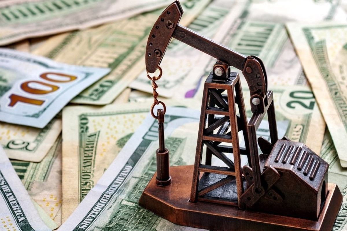 Price of Azerbaijani oil price increased by 15% last month
