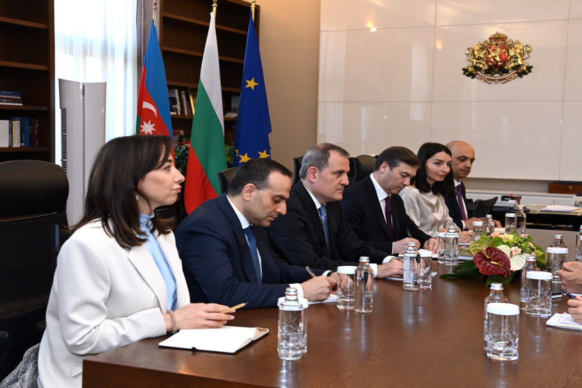Джейхун Байрамов встретился с премьером Болгарии