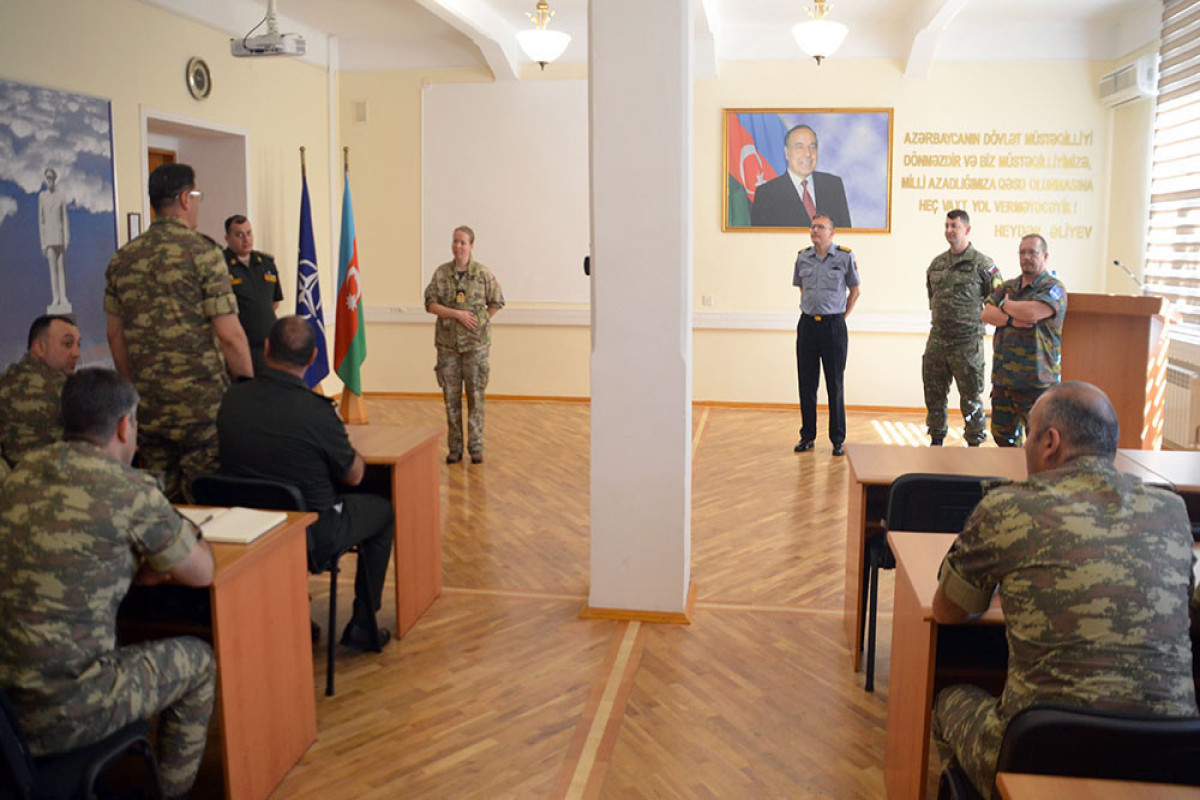 В Баку проводится учебный курс НАТО