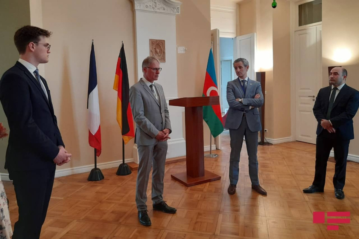 Представители молодежи Азербайджана и Армении встретятся во Франции-ФОТО 
