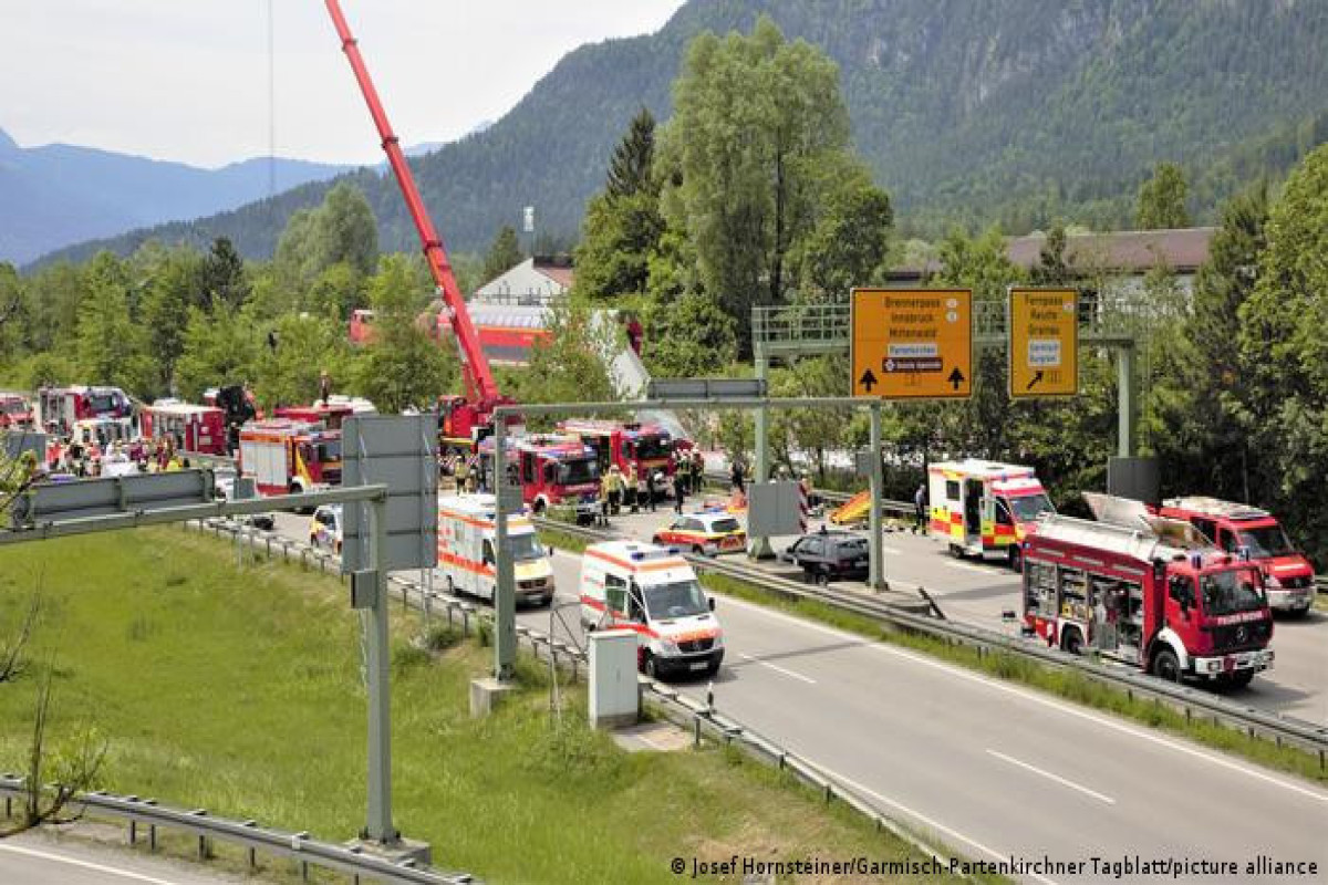 Не менее трех человек погибли в результате аварии поезда на юге Германии