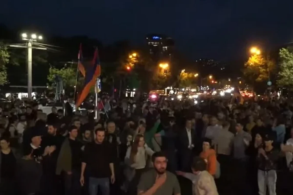 Число пострадавших в столкновениях в Ереване возросло до 50-ОБНОВЛЕНО 