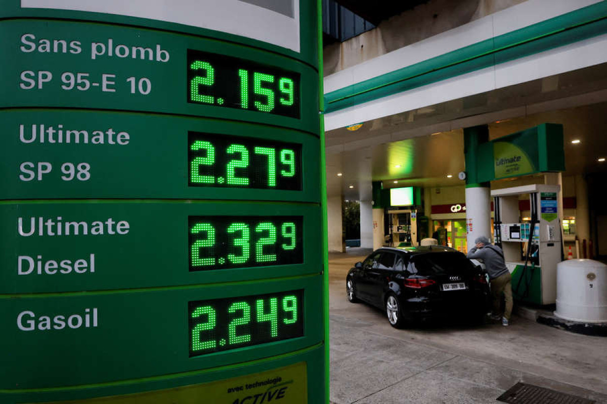 ABŞ-da benzinin qiyməti yenidən tarixi maksimum səviyyəyə çatıb