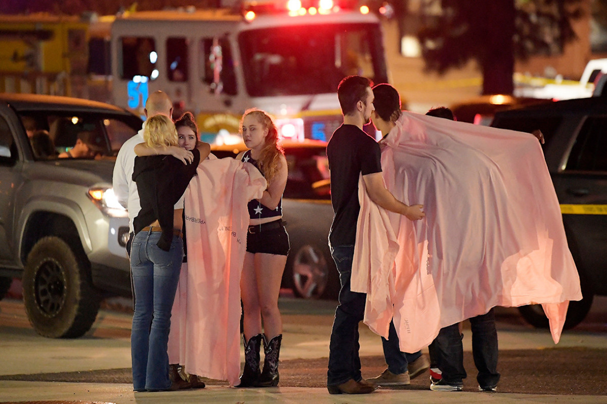 Три человека погибли при стрельбе у бара в США