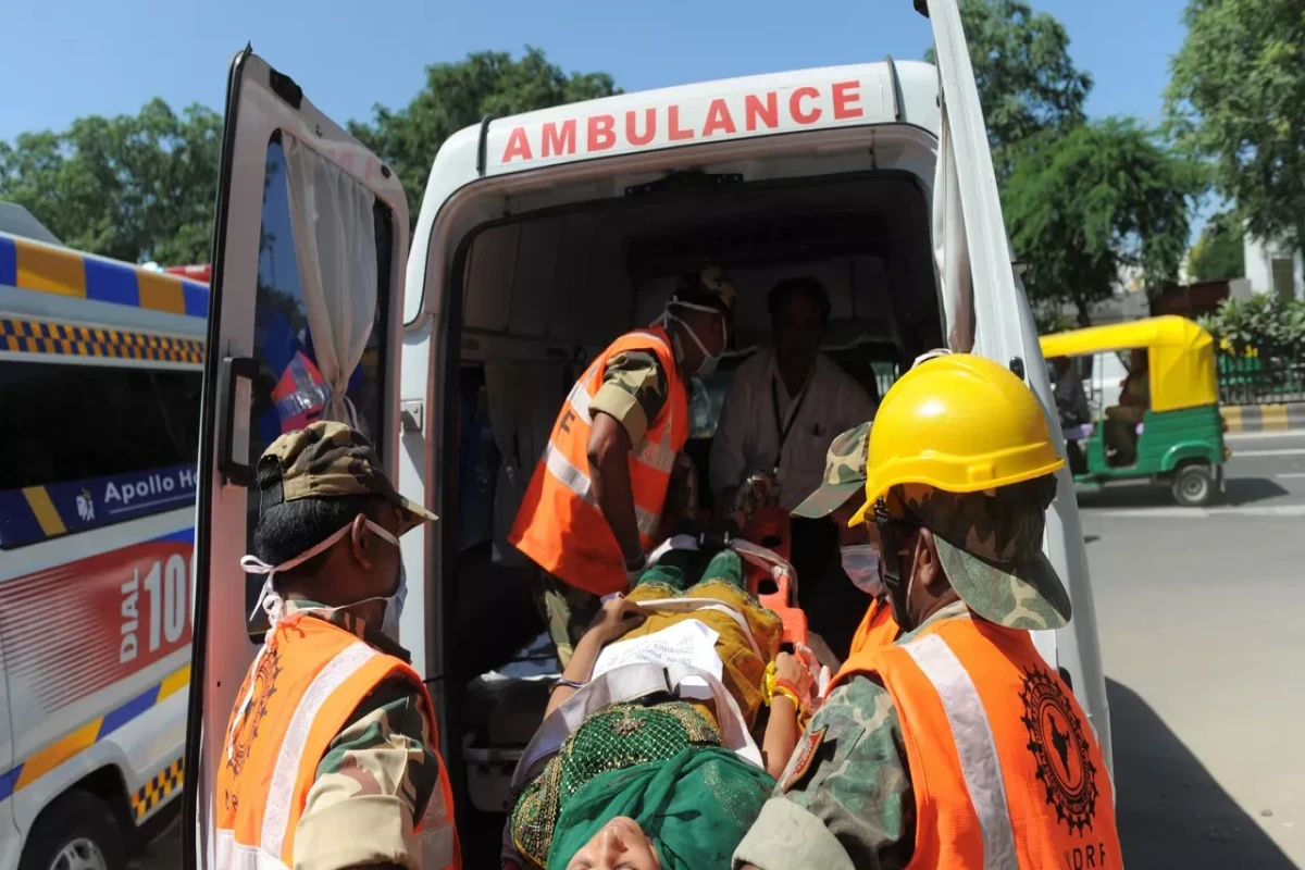 At least 25 people killed in pilgrim bus crash in India