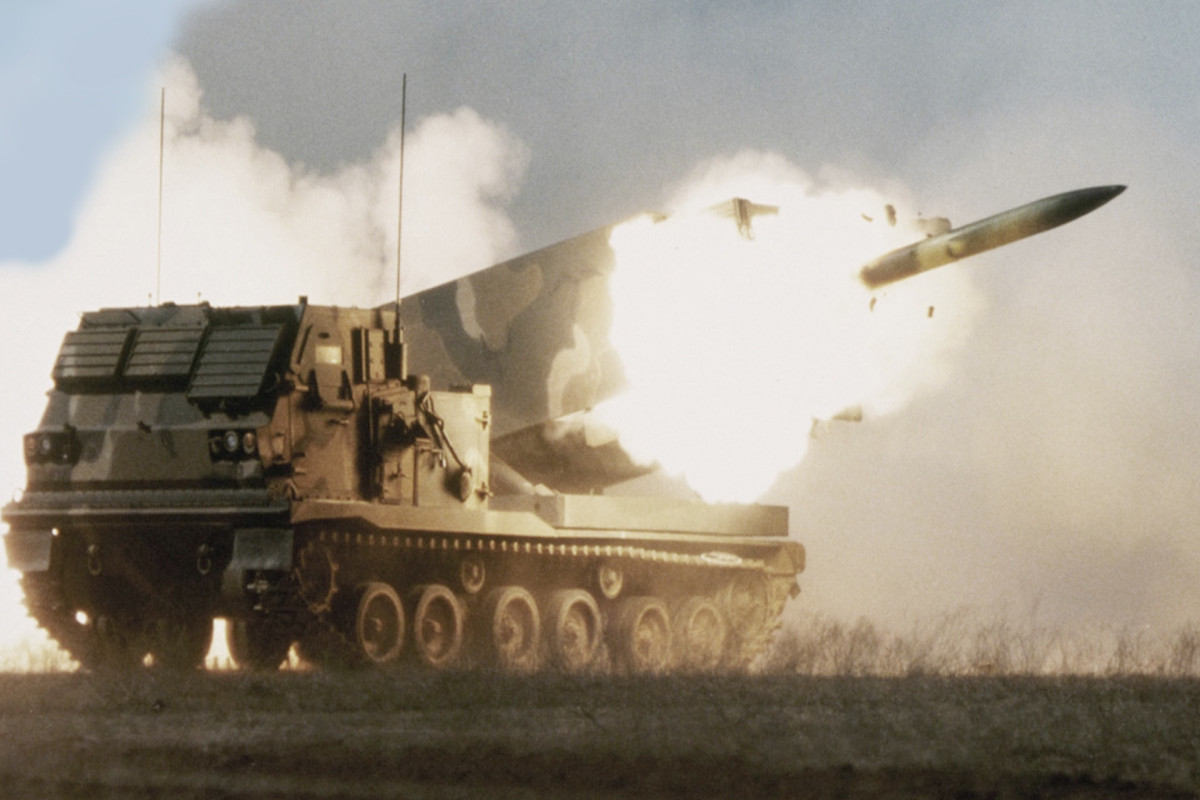 Britaniya Ukraynaya ağır artilleriya sistemləri verəcək