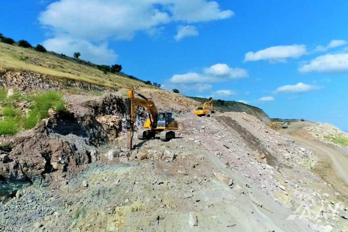 Asphalt paving is being completed on 14 km of Shukurbayli-Jabrayil-Hadrut road-PHOTO 