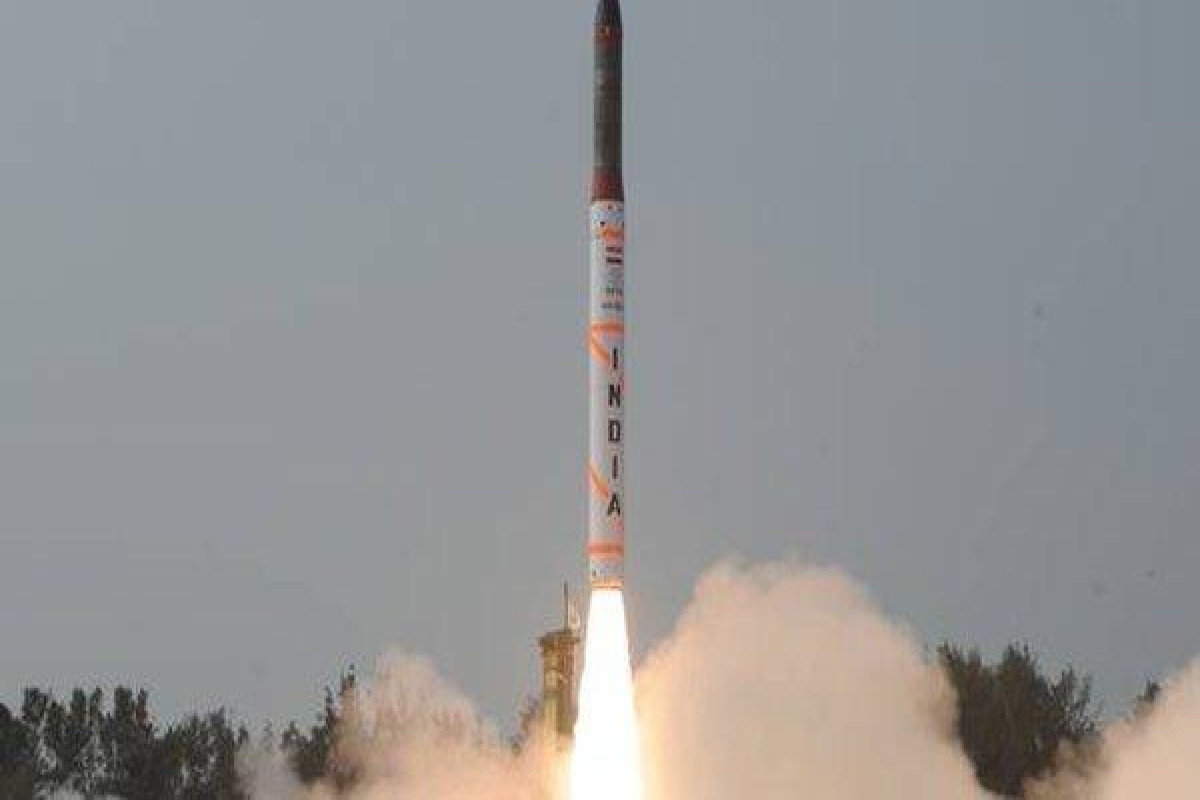 Индия провела успешные испытания баллистической ракеты Агни-4