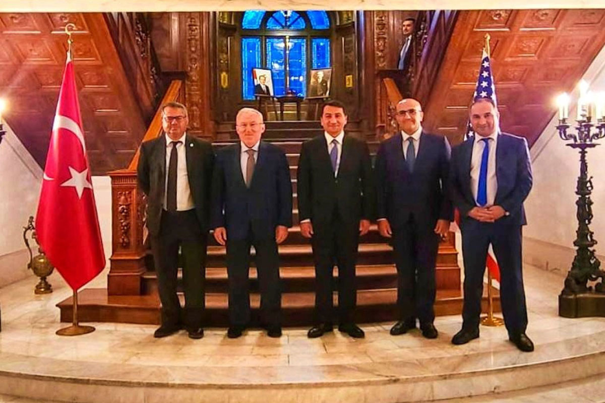 Hikmət Hacıyev Türkiyənin ABŞ-dakı səfiri ilə görüşüb