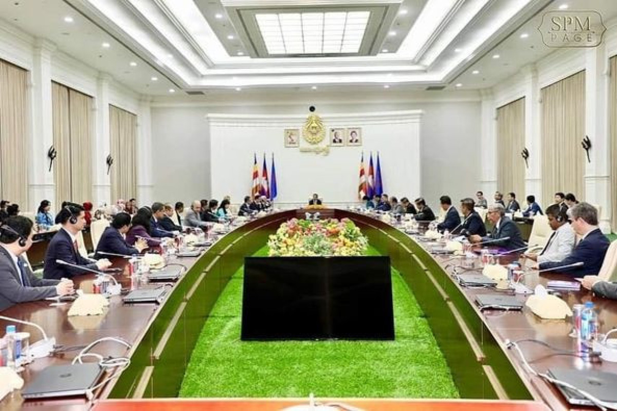Azerbaijani MPs meet with Cambodian PM
