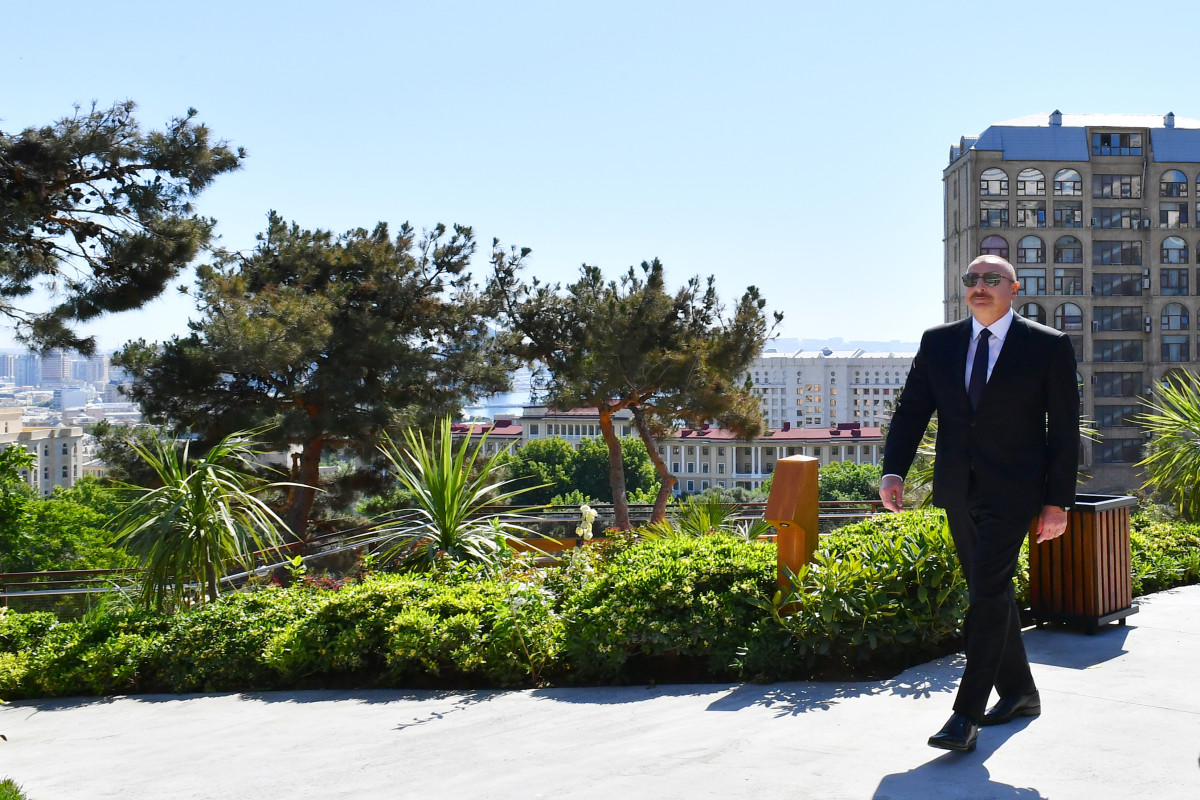 Prezident Bakıda yeni salınmış “Çəmbərəkənd” parkında yaradılan şəraitlə tanış olub - VİDEO 
