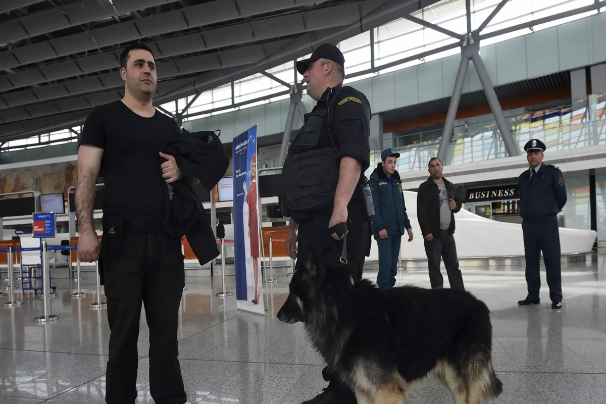 İrəvanda aeroporta bomba qoyulmasına dair məlumat yalan çıxıb - YENİLƏNİB 