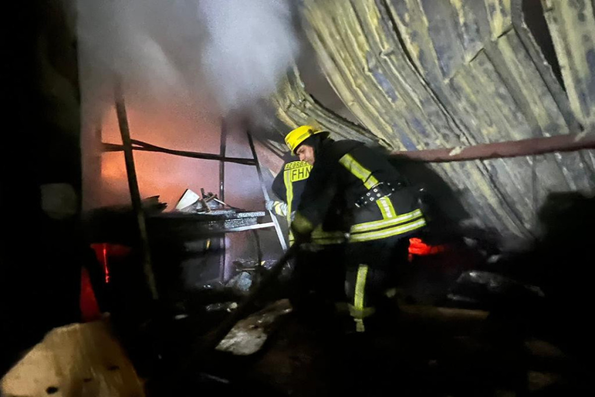 В Сумгайыте в многоэтажном жилом доме произошел пожар