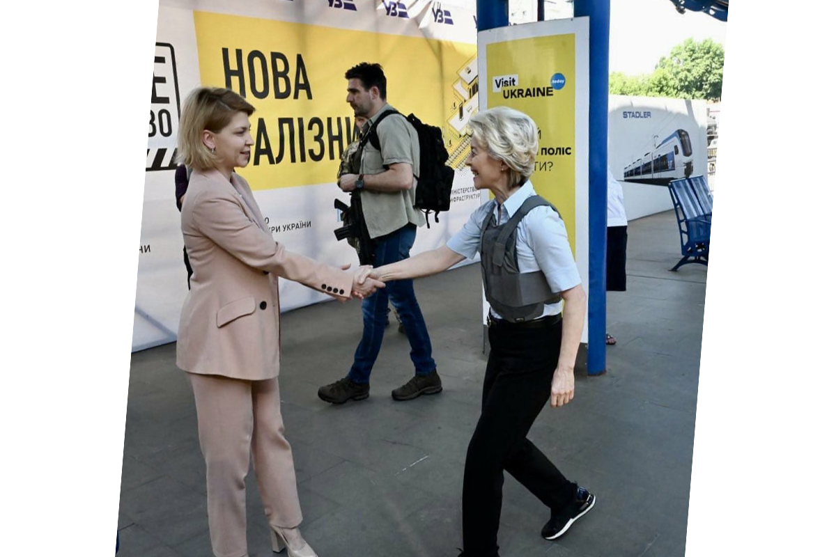 Ursula von der Leyen Kiyevə səfər edib