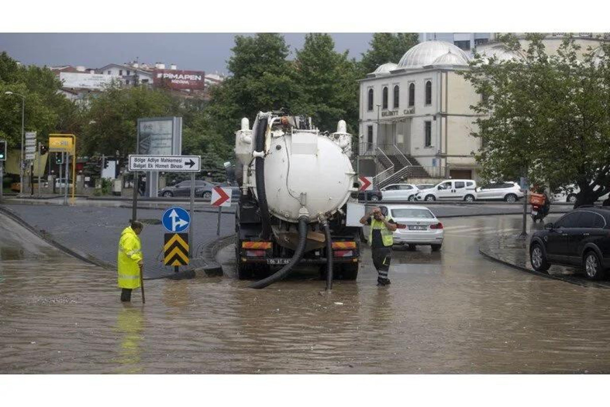 Man killed in floods in Türkiye's capital