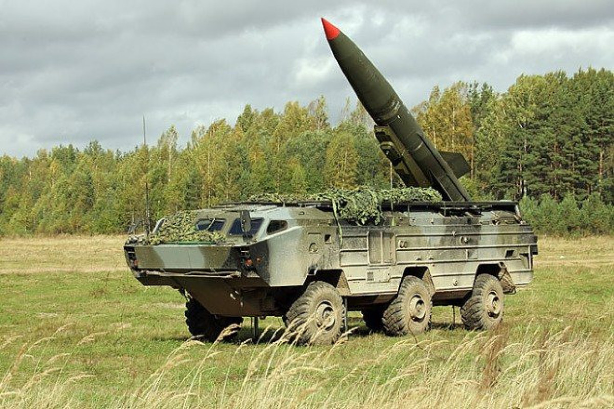 Xerson vilayətindəki Nova Kaxovka zavodunun ərazisinə "Toçka-U" raketi düşüb