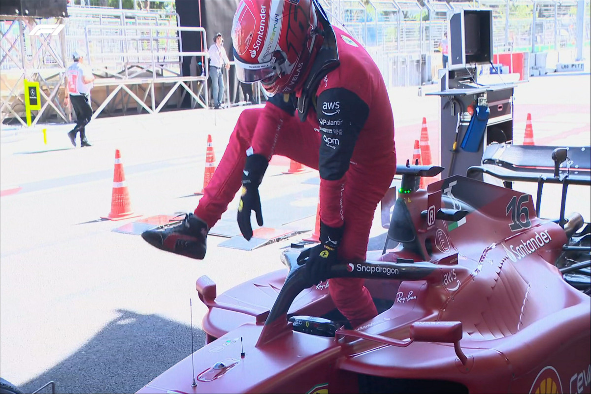 “Formula-1”: “Ferrari”nin hər iki pilotu yarışla vidalaşıb
