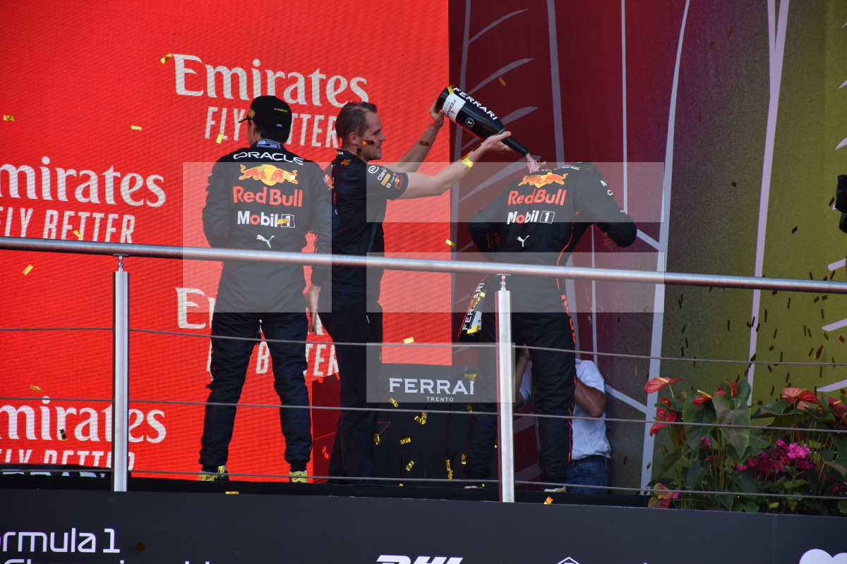Formula 1 Azerbaijan Grand Prix ended with the victory of Max Ferstappen-PHOTOSESSION 
