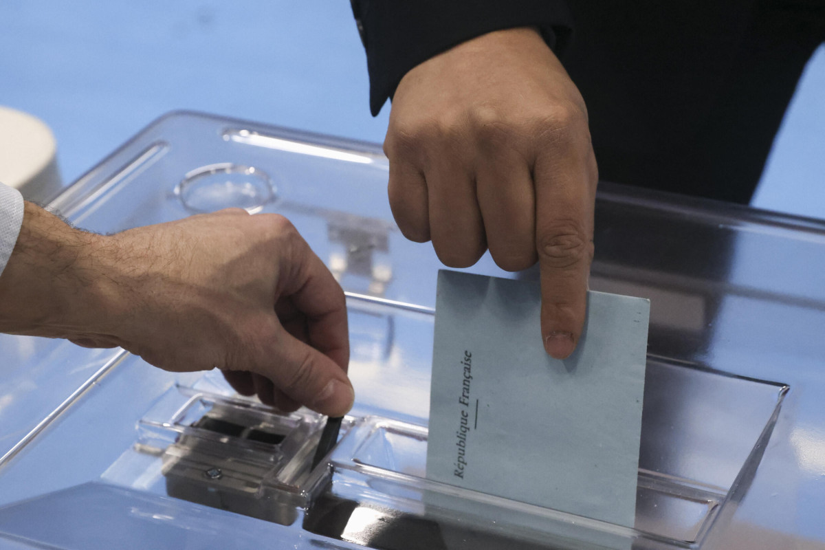 Левые во Франции получили большинство голосов на парламентских выборах