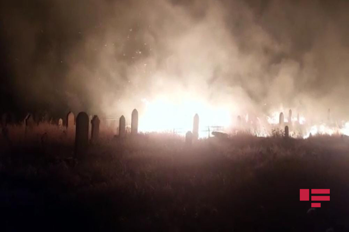 В Абшероне на кладбище произошел пожар-ФОТО -ВИДЕО 