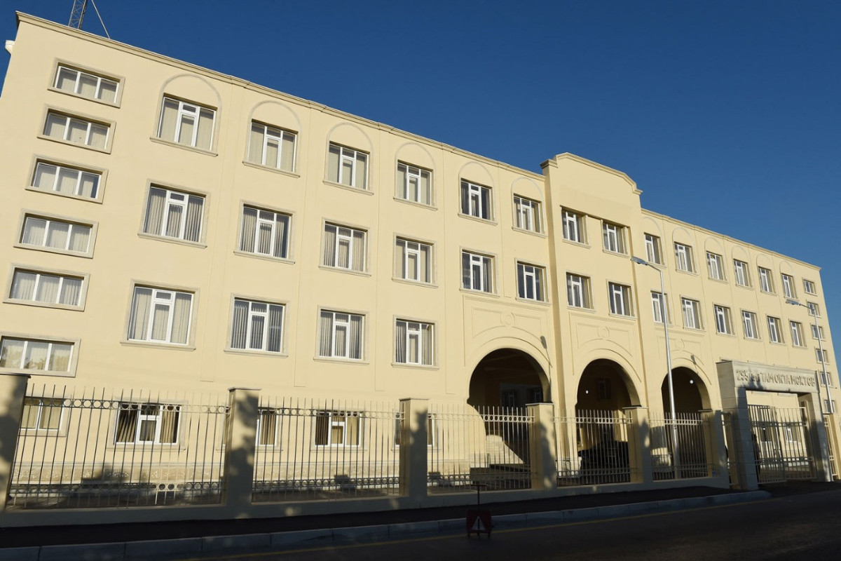 Названо число ремонтируемых школ в Баку
