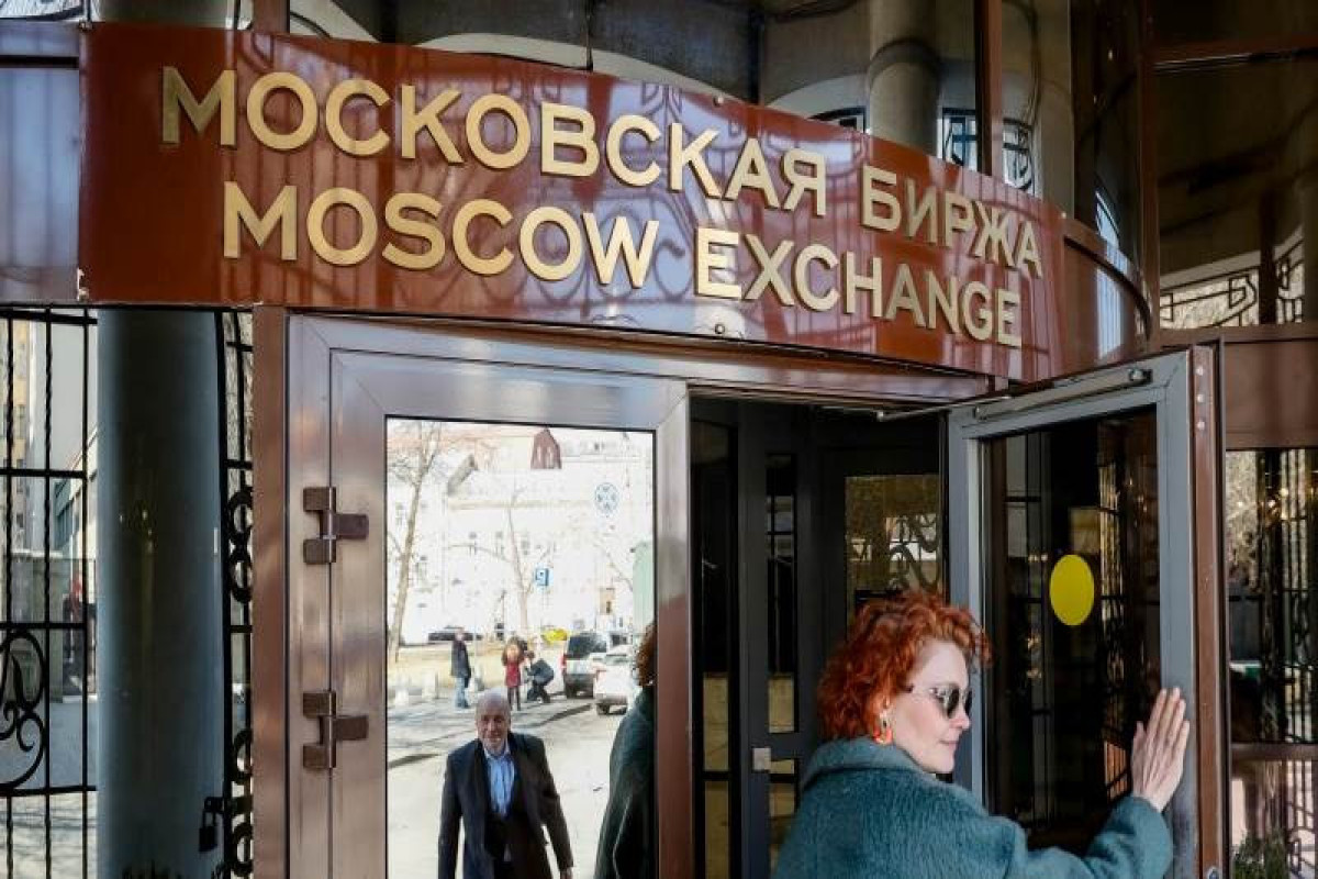 Moscow Exchange suspends Swiss franc trading