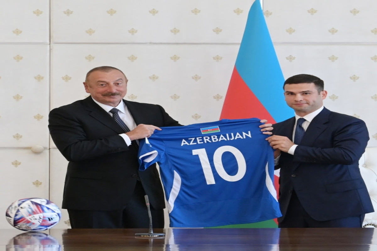 Президент принял членов сборной Азербайджана по мини-футболу