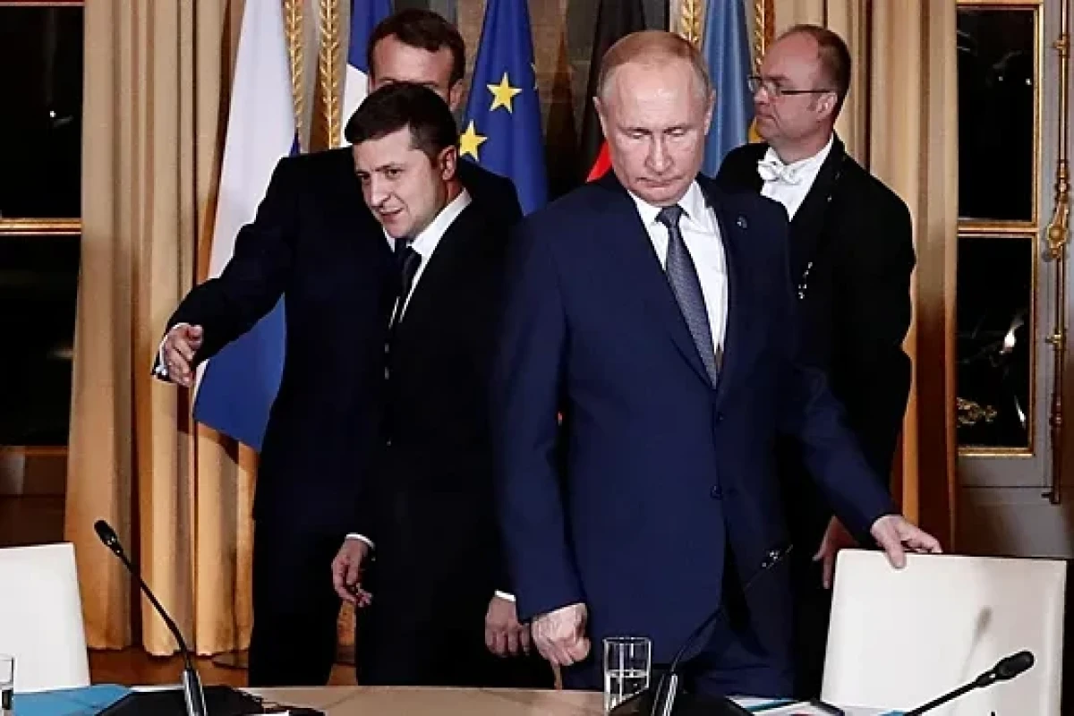 В Кремле оценили вероятность контакта Путина и Зеленского