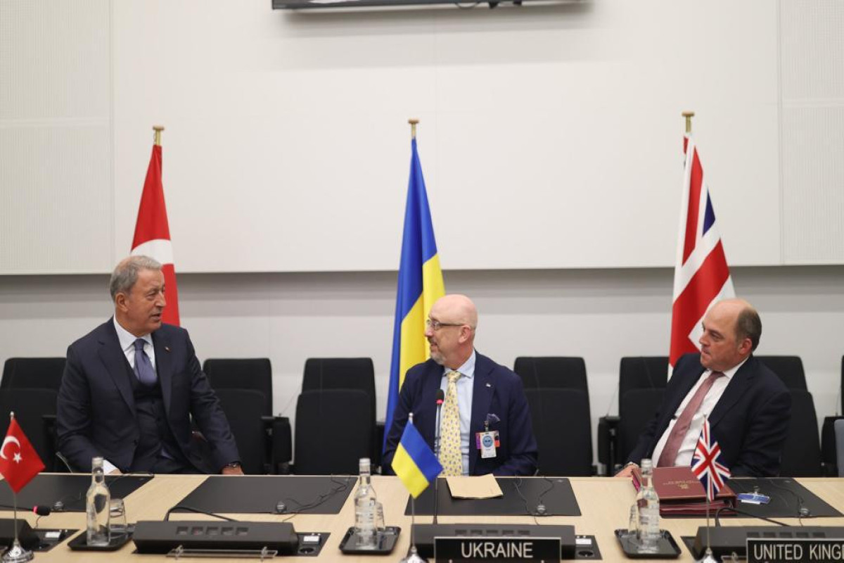 Hulusi Akar, Oleksi Reznikov, Ben Uolles