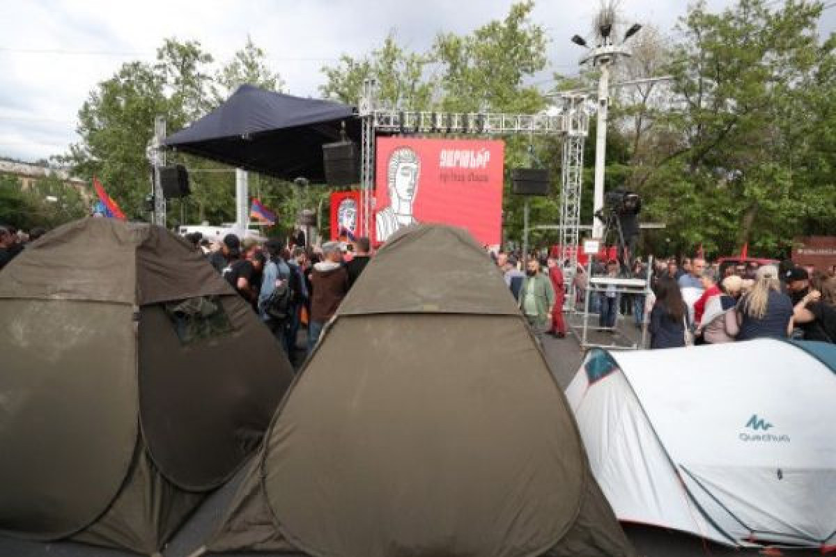 Армянская оппозиция объяснила, почему был убран палаточный лагерь в центре Еревана