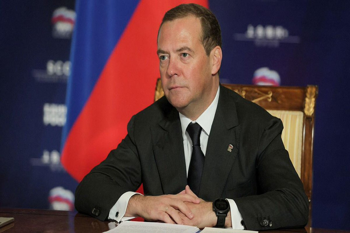 Medvedev: "Şolts, Makron və Draqinin səfəri Ukraynanı sülhə yaxınlaşdırmır"