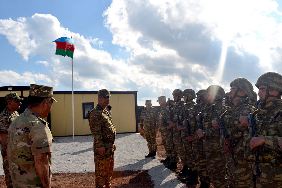 Azerbaijani Defense Minister visits combat positions on state border-VIDEO 
