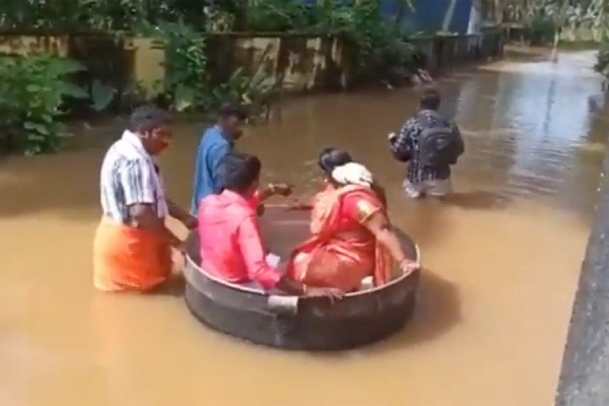 В Индии жертвами мощного наводнения стали более 60 человек