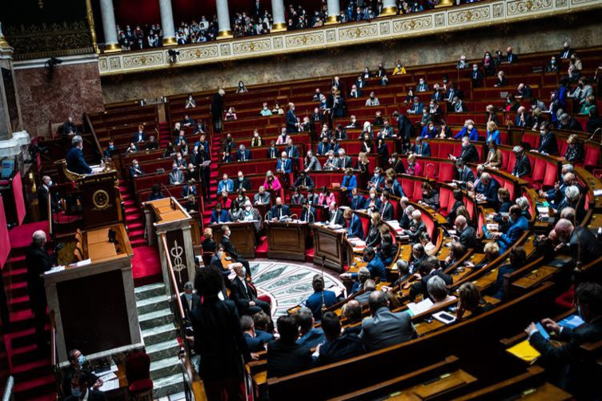 Fransada parlament seçkilərinin rəsmi nəticəsi məlum olub