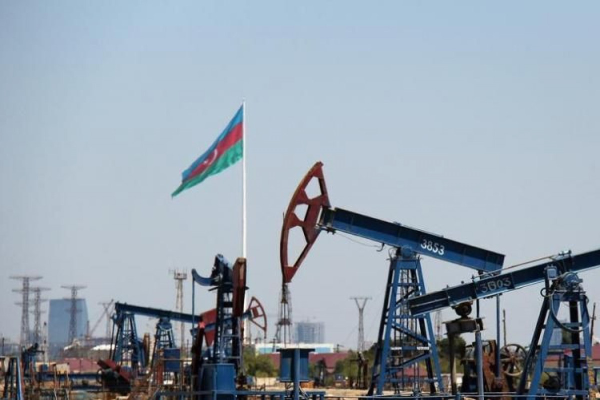 Price for Azerbaijani oil decreased by up to 1% over the week