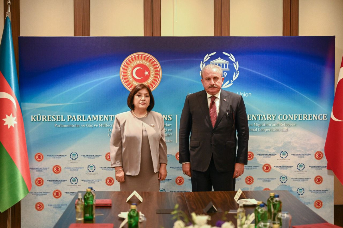 Сахиба Гафарова встретилась в Стамбуле с Мустафой Шентопом